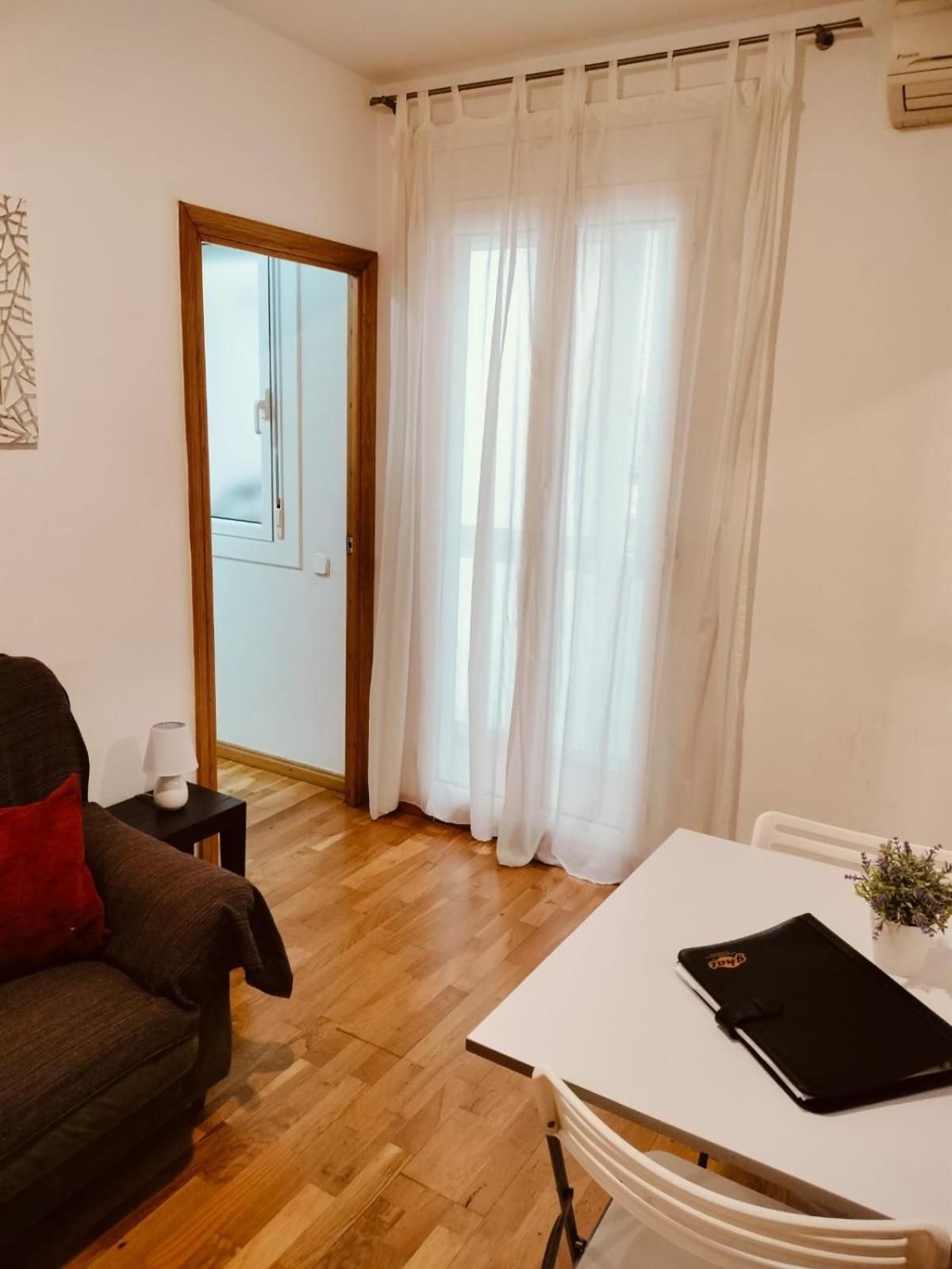 Barcelona Me Enamora Apartment Ngoại thất bức ảnh